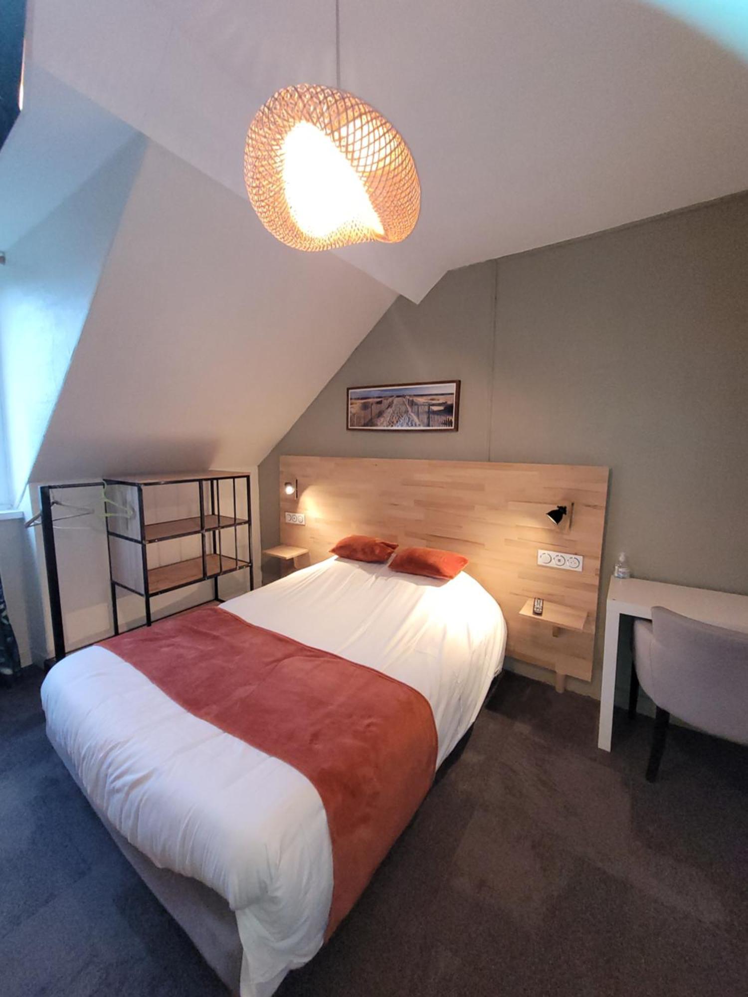 Hotel Le Petit Montmartre Dinard Exteriér fotografie